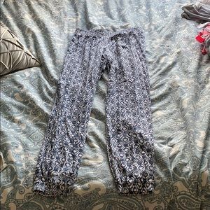 Small Hollister pants